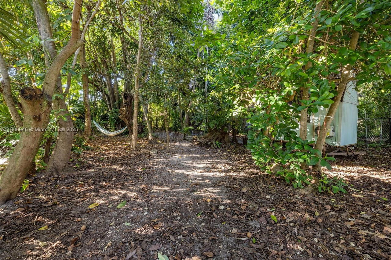 Real estate property located at 15290 82nd Ave, Miami-dade, Southwood Rev, Palmetto Bay, FL