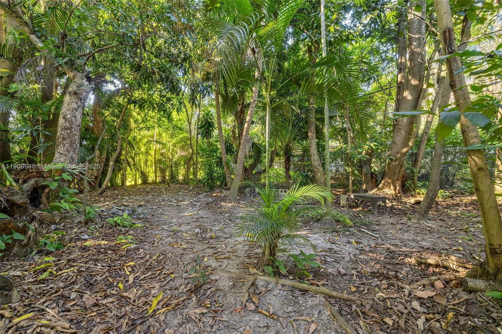 Real estate property located at 15290 82nd Ave, Miami-dade, Southwood Rev, Palmetto Bay, FL
