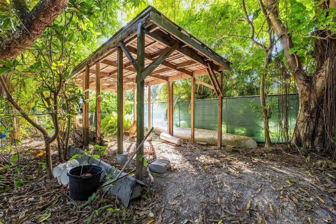 Real estate property located at 15290 82nd Ave, Miami-dade, Southwood Rev, Palmetto Bay, FL