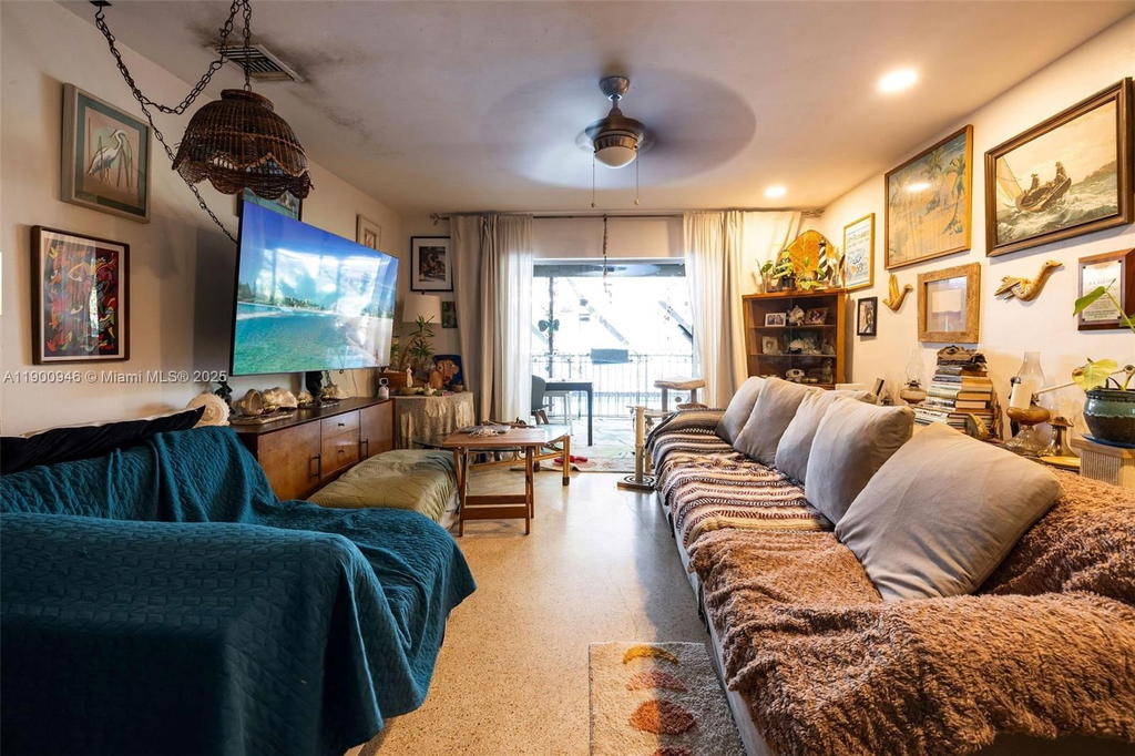 Real estate property located at 15290 82nd Ave, Miami-dade, Southwood Rev, Palmetto Bay, FL