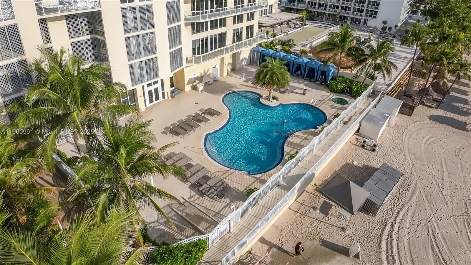 Real estate property located at 16699 Collins Ave #2009, Miami-dade, La Perla Condo, Sunny Isles Beach, FL