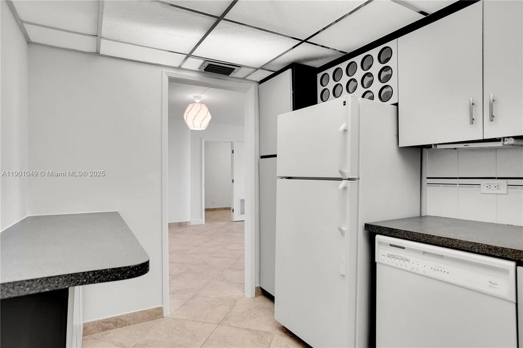 Real estate property located at 5005 Collins Ave #607, Miami-dade, The Carriage Club North C, Miami Beach, FL
