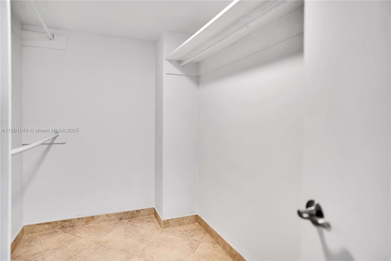 Real estate property located at 5005 Collins Ave #607, Miami-dade, The Carriage Club North C, Miami Beach, FL