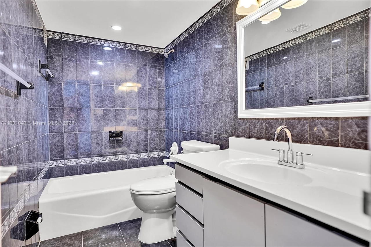 Real estate property located at 5005 Collins Ave #607, Miami-dade, The Carriage Club North C, Miami Beach, FL