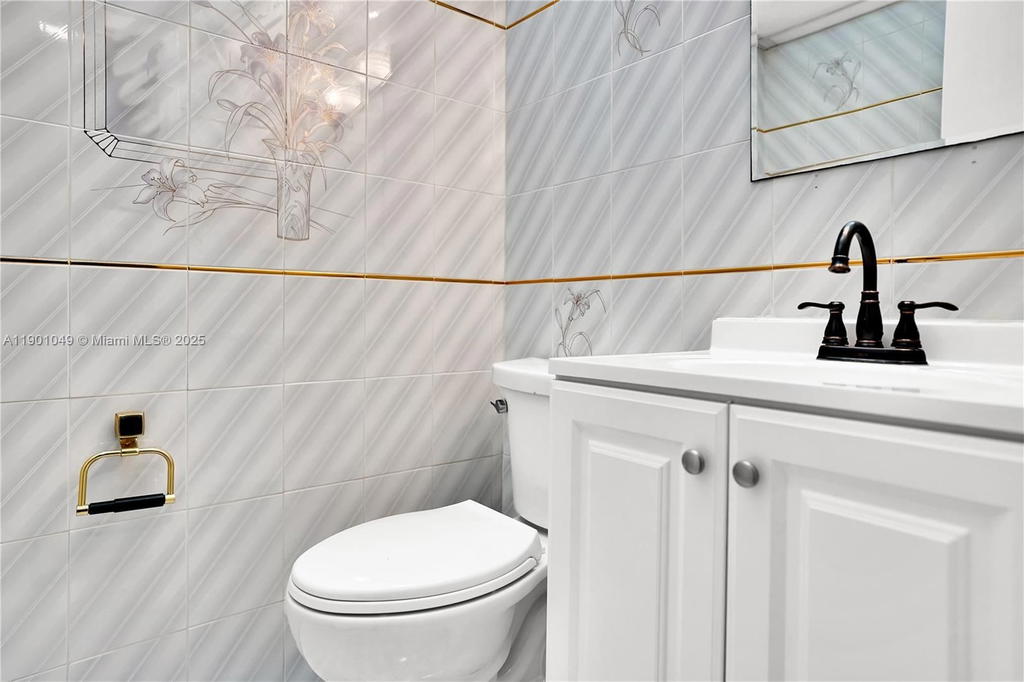 Real estate property located at 5005 Collins Ave #607, Miami-dade, The Carriage Club North C, Miami Beach, FL