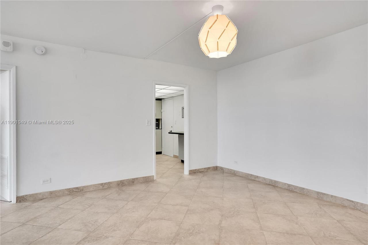 Real estate property located at 5005 Collins Ave #607, Miami-dade, The Carriage Club North C, Miami Beach, FL