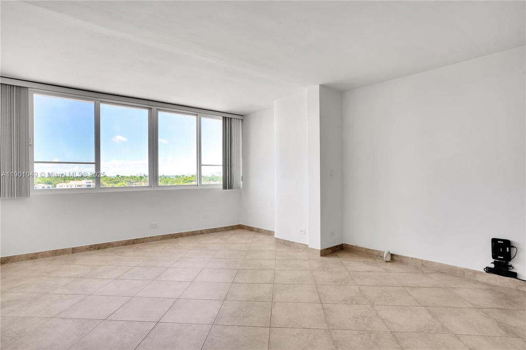 Real estate property located at 5005 Collins Ave #607, Miami-dade, The Carriage Club North C, Miami Beach, FL