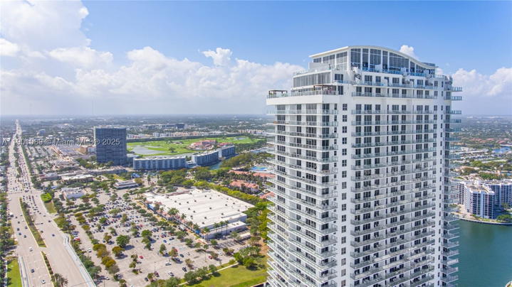 Real estate property located at 4010 Ocean Dr R1709, Broward, 4010 South Ocean Condo, Hollywood, FL