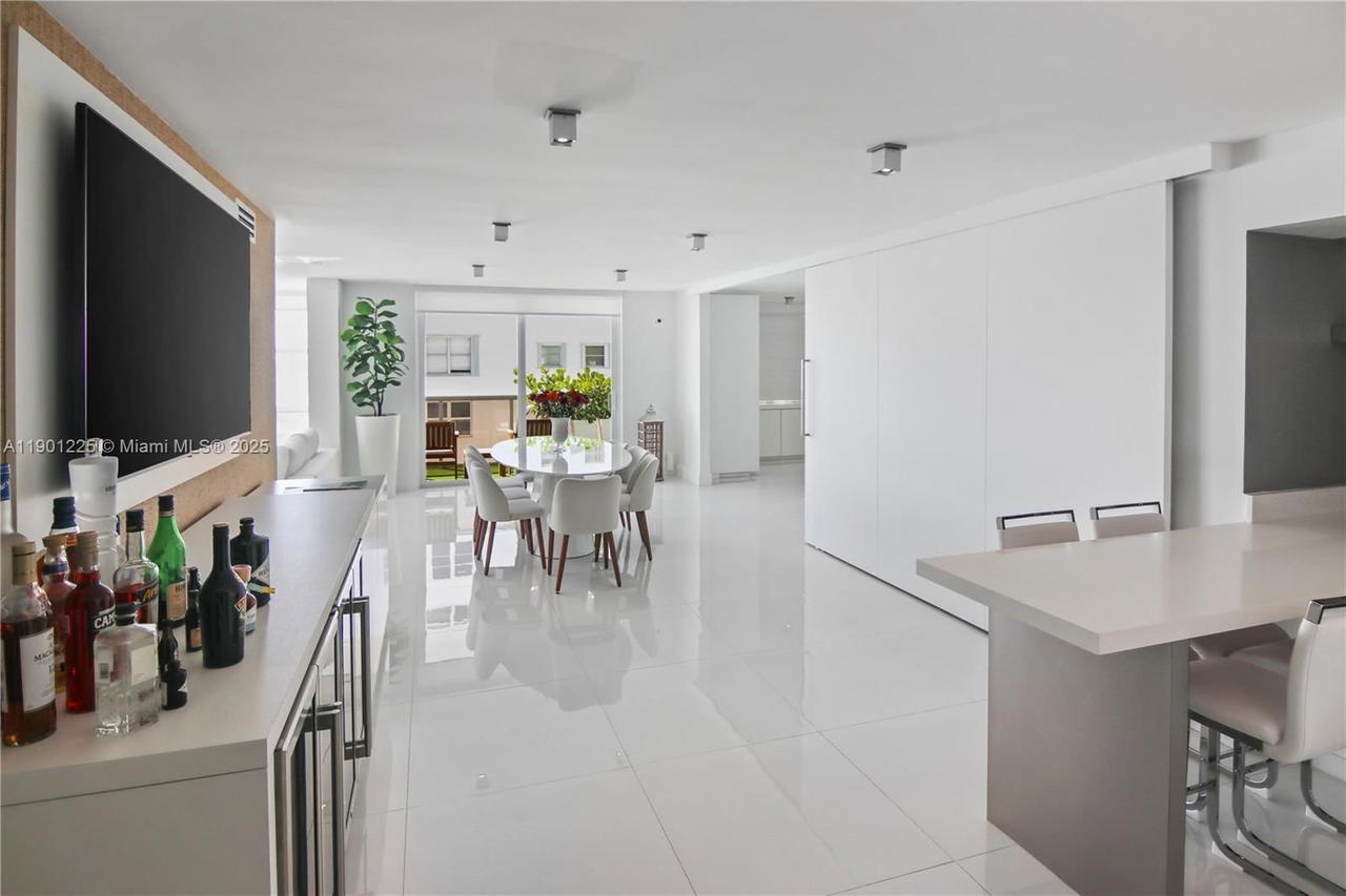 Real estate property located at 6039 Collins Ave #1402, Miami-dade, Maison Grande Condo, Miami Beach, FL
