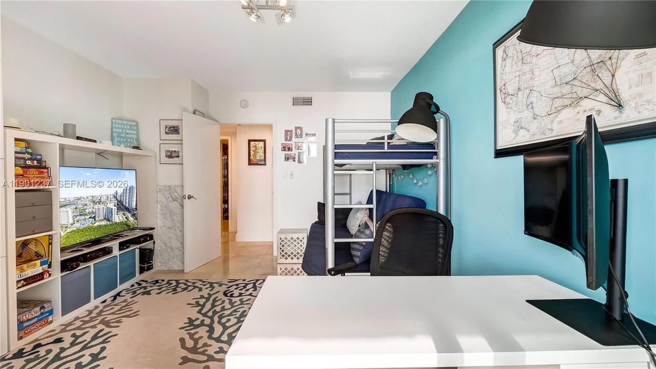 Real estate property located at 100 Bayview Dr #1807, Miami-dade, Arlen House East Condo, Sunny Isles Beach, FL