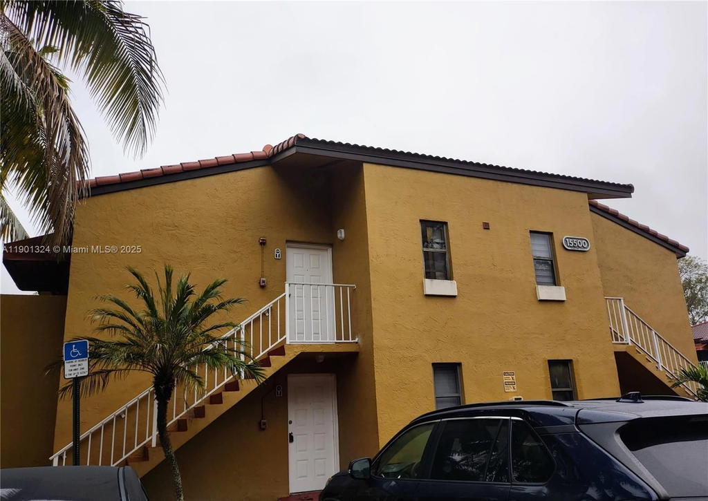 Real estate property located at 15500 80th St A-105, Miami-dade, The Courts At Kendall Con, Miami, FL