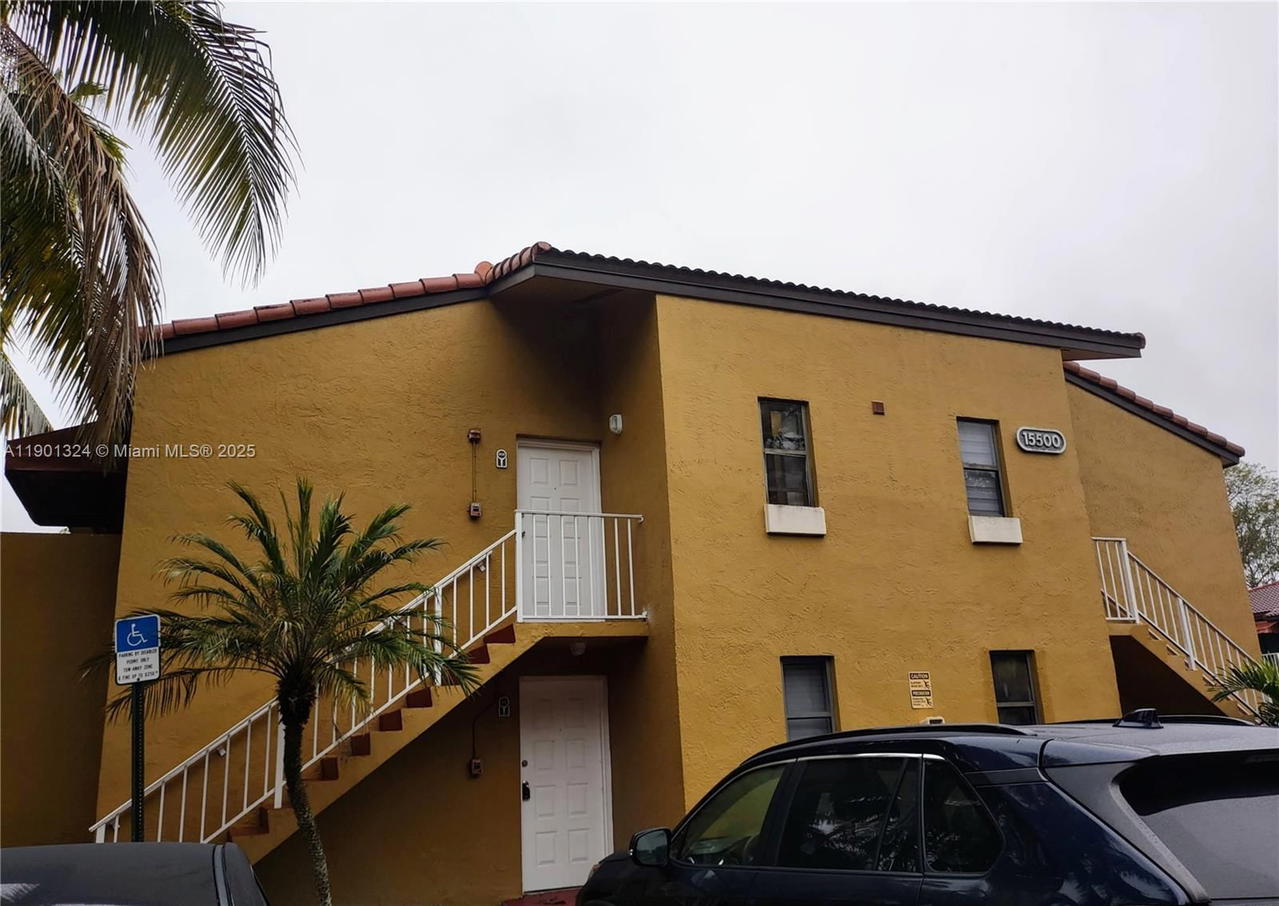Real estate property located at 15500 80th St A-105, Miami-dade, The Courts At Kendall Con, Miami, FL