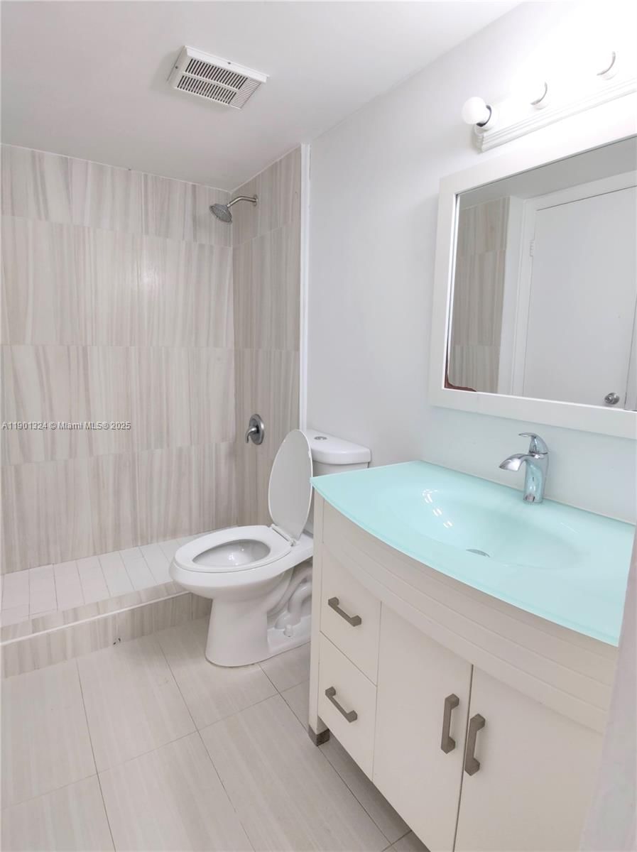 Real estate property located at 15500 80th St A-105, Miami-dade, The Courts At Kendall Con, Miami, FL