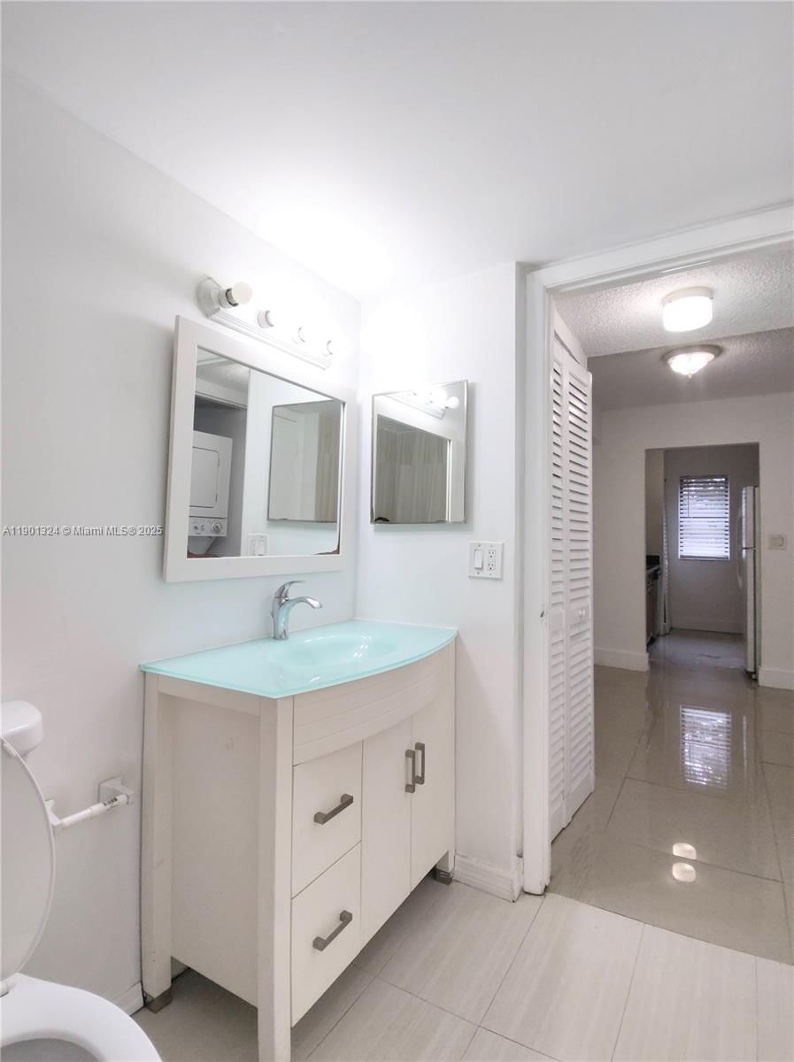 Real estate property located at 15500 80th St A-105, Miami-dade, The Courts At Kendall Con, Miami, FL