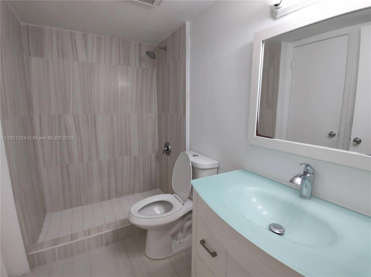 Real estate property located at 15500 80th St A-105, Miami-dade, The Courts At Kendall Con, Miami, FL