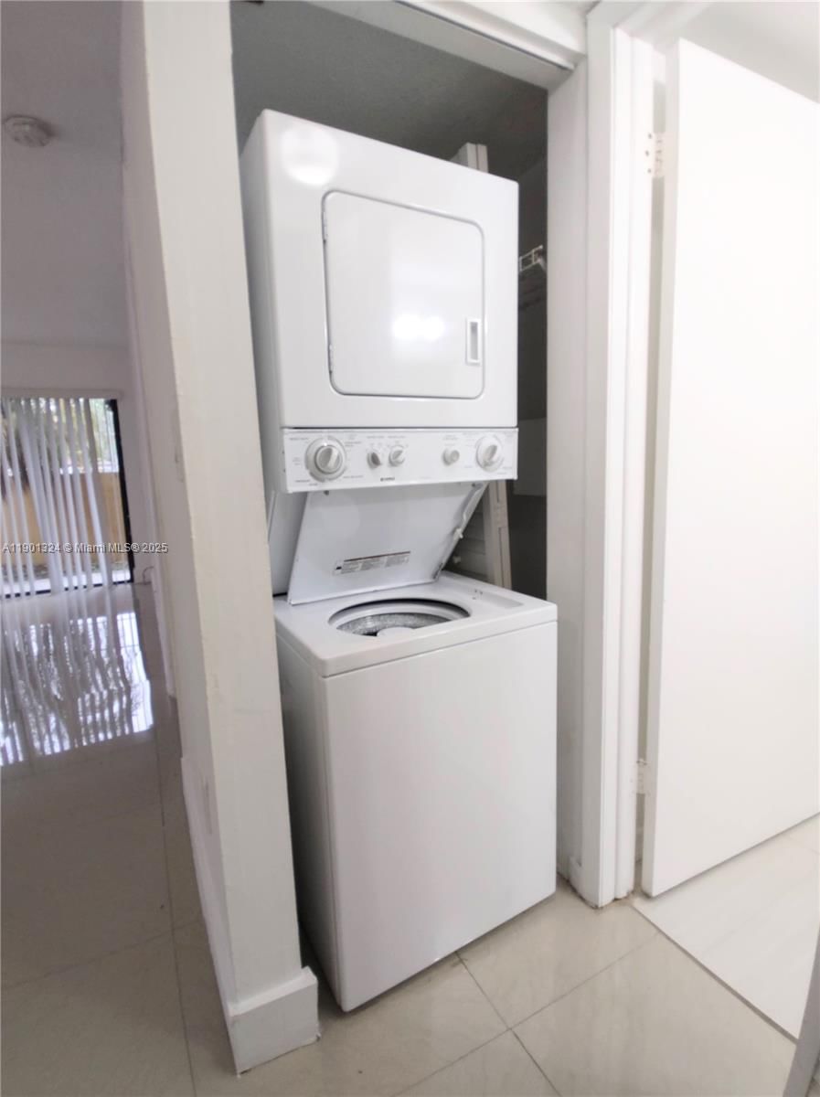 Real estate property located at 15500 80th St A-105, Miami-dade, The Courts At Kendall Con, Miami, FL