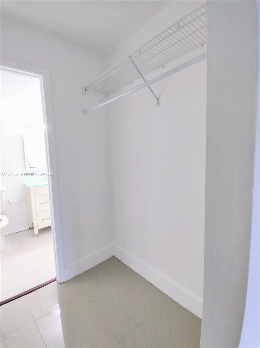 Real estate property located at 15500 80th St A-105, Miami-dade, The Courts At Kendall Con, Miami, FL