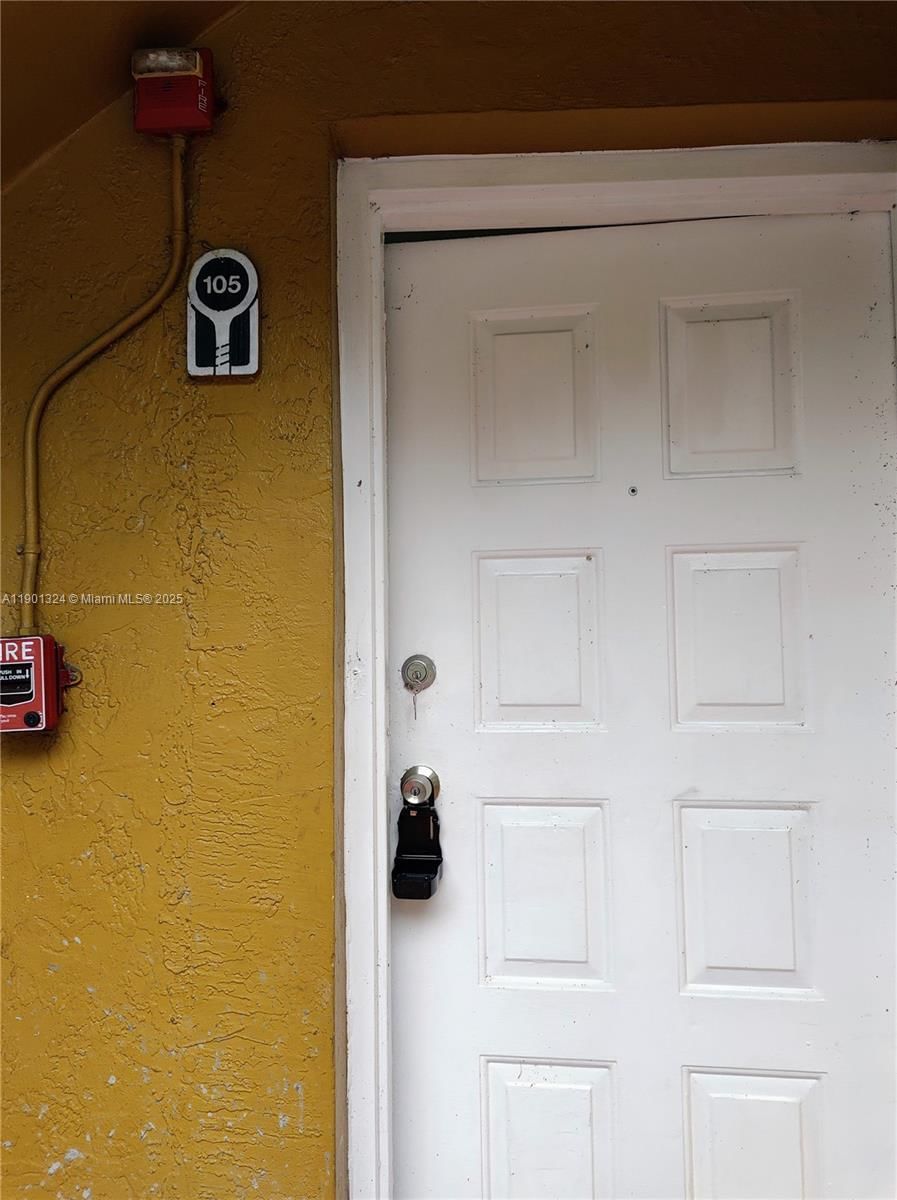 Real estate property located at 15500 80th St A-105, Miami-dade, The Courts At Kendall Con, Miami, FL