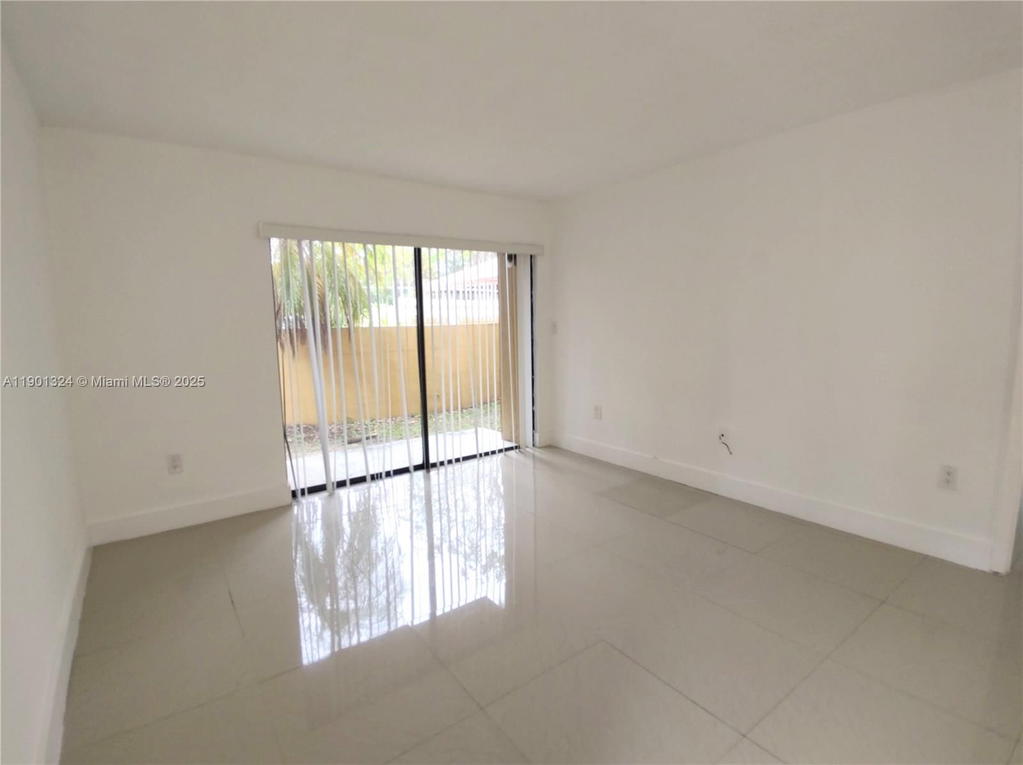 Real estate property located at 15500 80th St A-105, Miami-dade, The Courts At Kendall Con, Miami, FL
