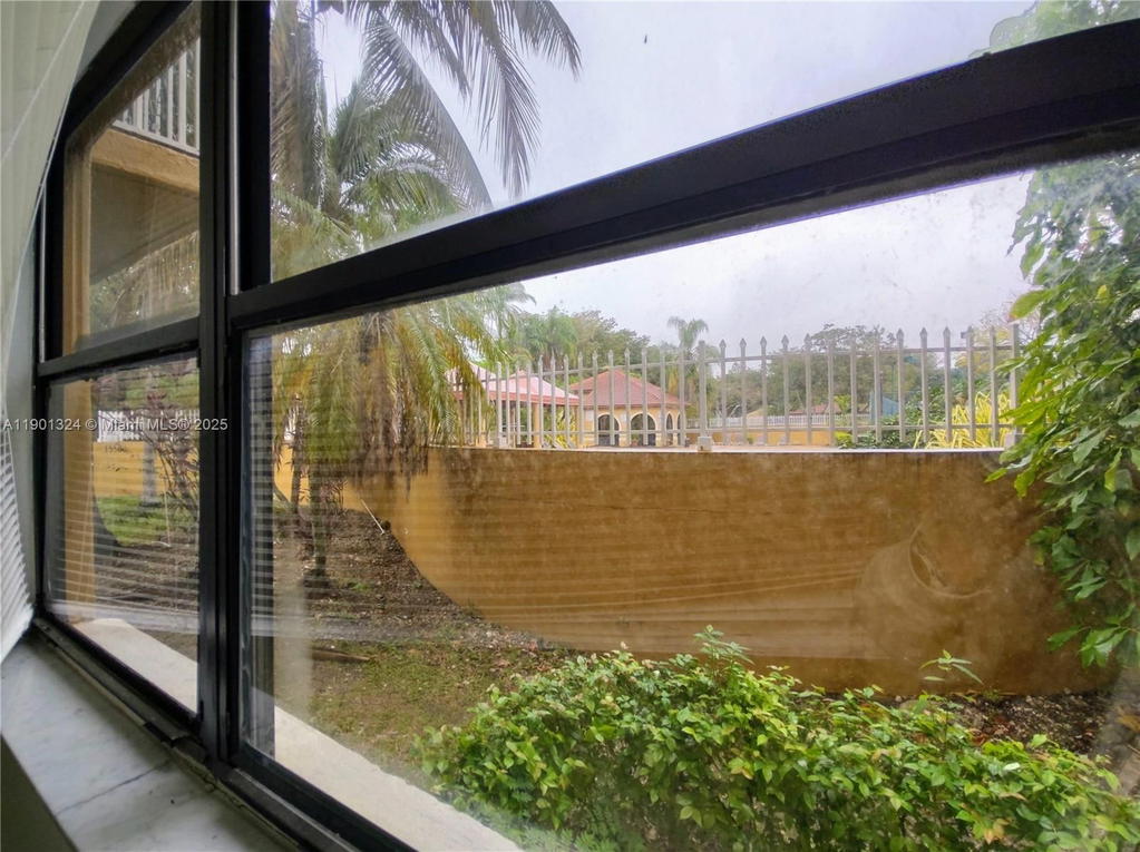 Real estate property located at 15500 80th St A-105, Miami-dade, The Courts At Kendall Con, Miami, FL