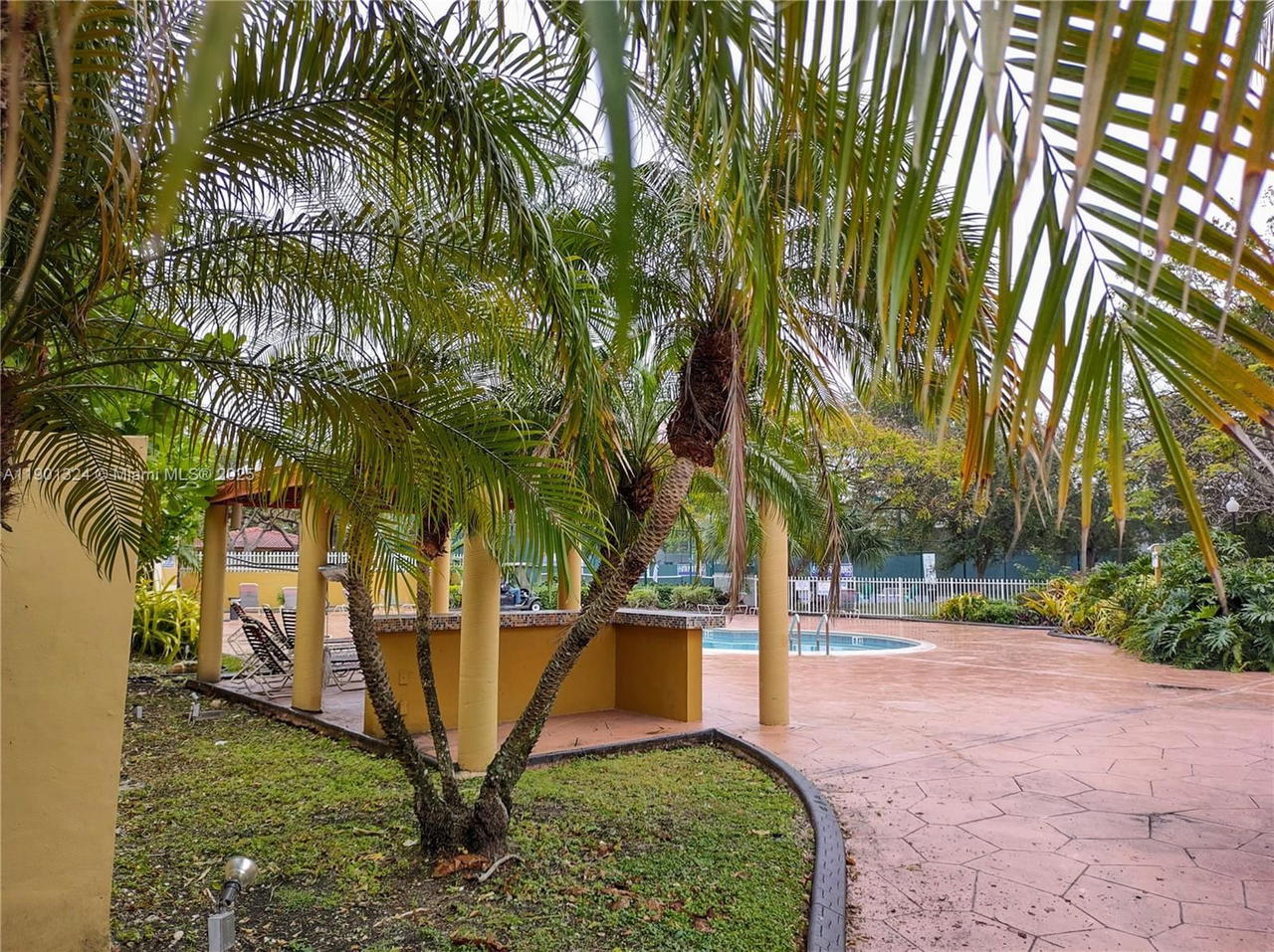 Real estate property located at 15500 80th St A-105, Miami-dade, The Courts At Kendall Con, Miami, FL