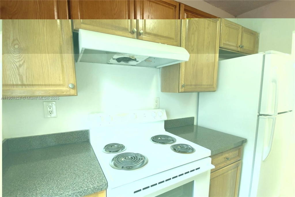 Real estate property located at 15500 80th St A-105, Miami-dade, The Courts At Kendall Con, Miami, FL