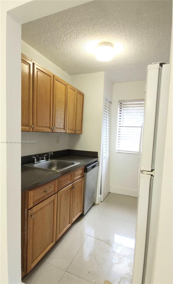 Real estate property located at 15500 80th St A-105, Miami-dade, The Courts At Kendall Con, Miami, FL