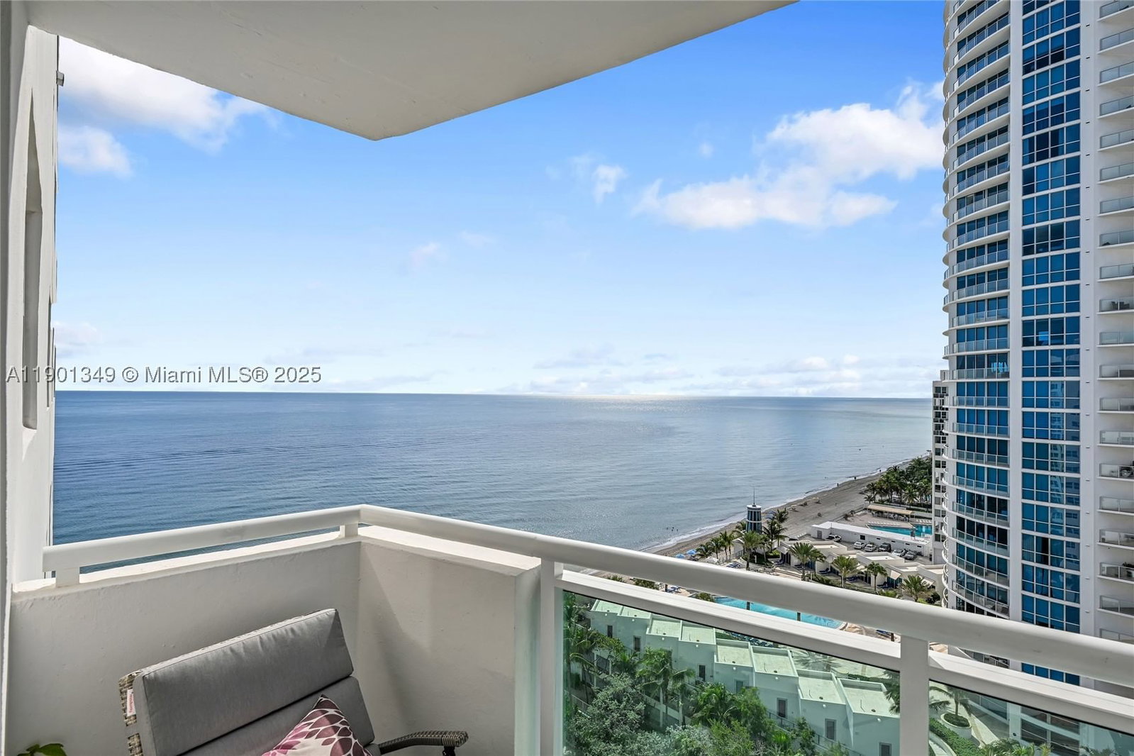 Real estate property located at 3001 Ocean Dr #1513, Broward, Residences On Hollywood B, Hollywood, FL