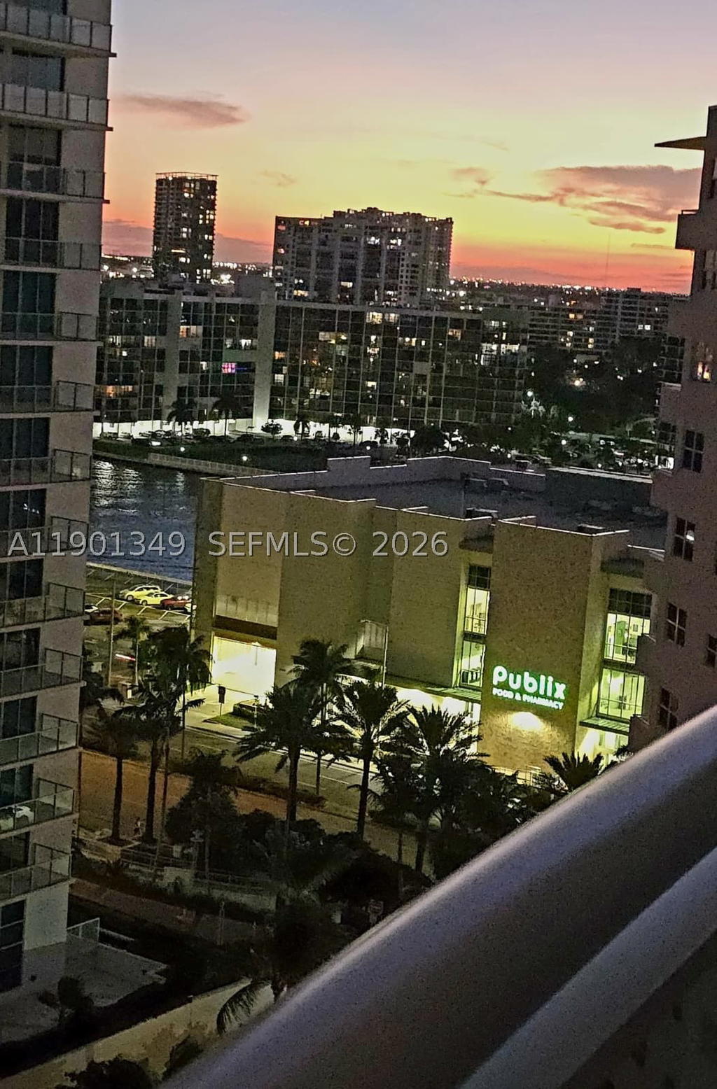 Real estate property located at 3001 Ocean Dr #1513, Broward, Residences On Hollywood B, Hollywood, FL