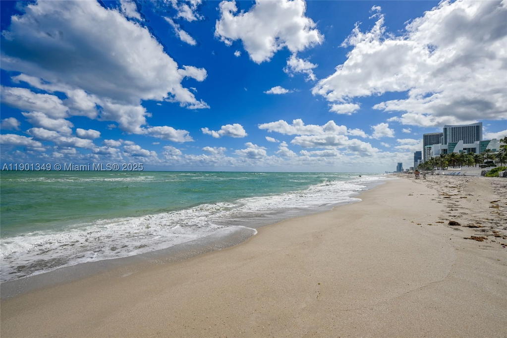 Real estate property located at 3001 Ocean Dr #1513, Broward, Residences On Hollywood B, Hollywood, FL