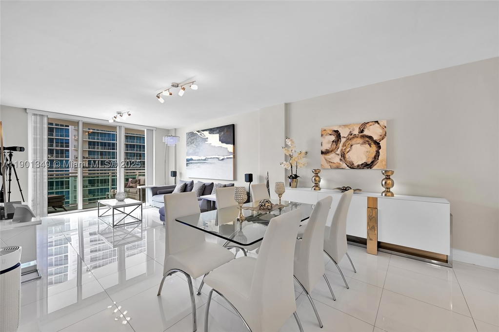 Real estate property located at 3001 Ocean Dr #1513, Broward, Residences On Hollywood B, Hollywood, FL
