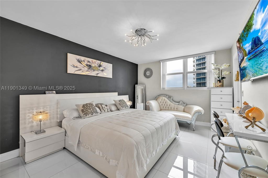 Real estate property located at 3001 Ocean Dr #1513, Broward, Residences On Hollywood B, Hollywood, FL