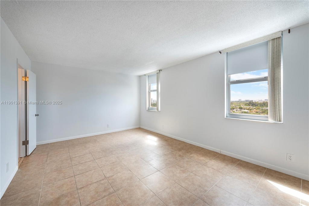 Real estate property located at 427 Golden Isles Dr #14J, Broward, Golden Horn South Condo, Hallandale Beach, FL