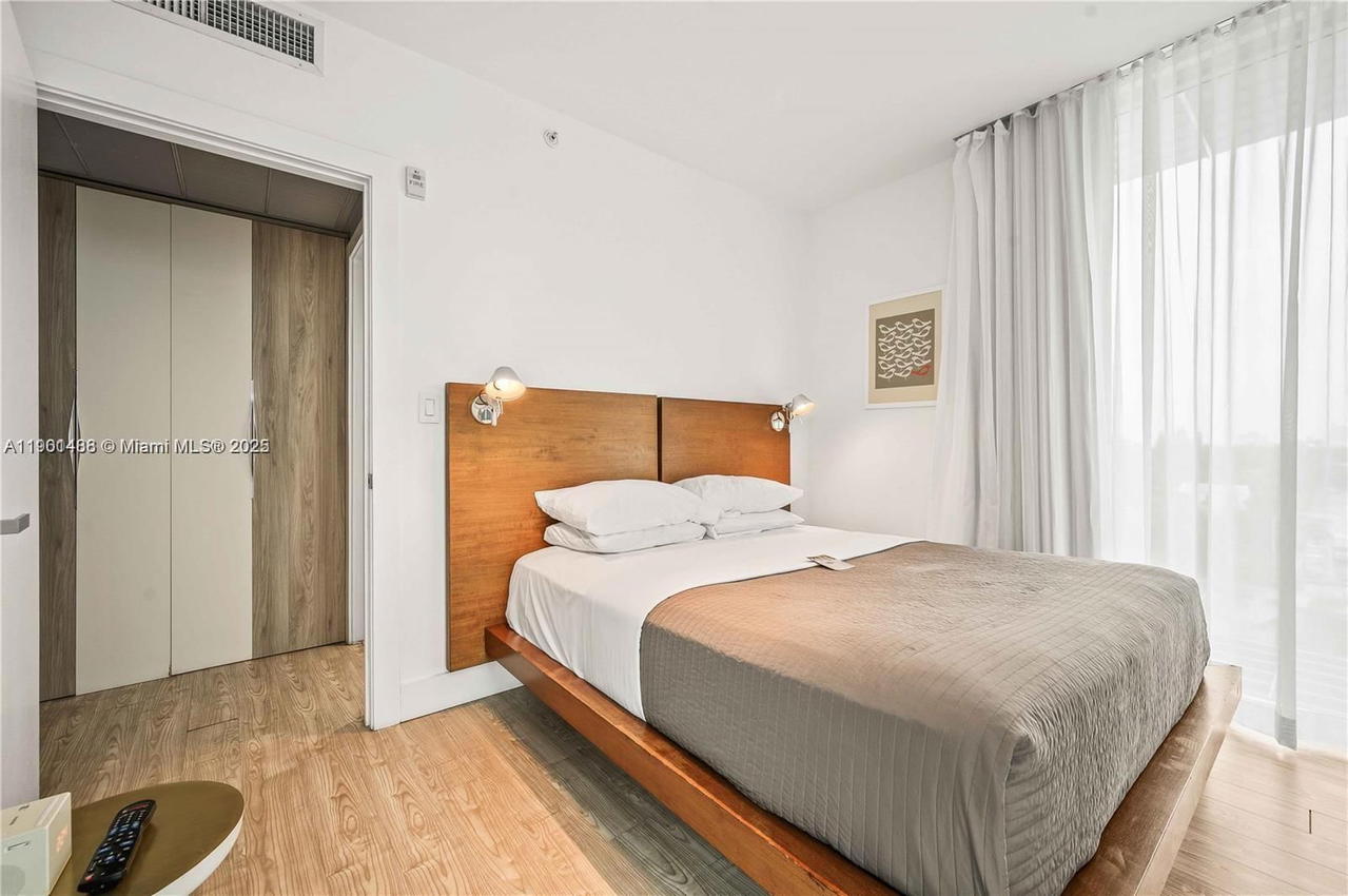 Real estate property located at 1215 West Ave #605, Miami-dade, Bay View Sub, Miami Beach, FL