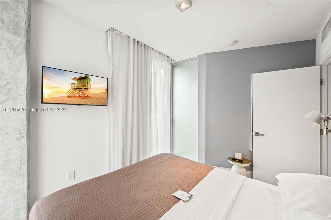 Real estate property located at 1215 West Ave #605, Miami-dade, Bay View Sub, Miami Beach, FL
