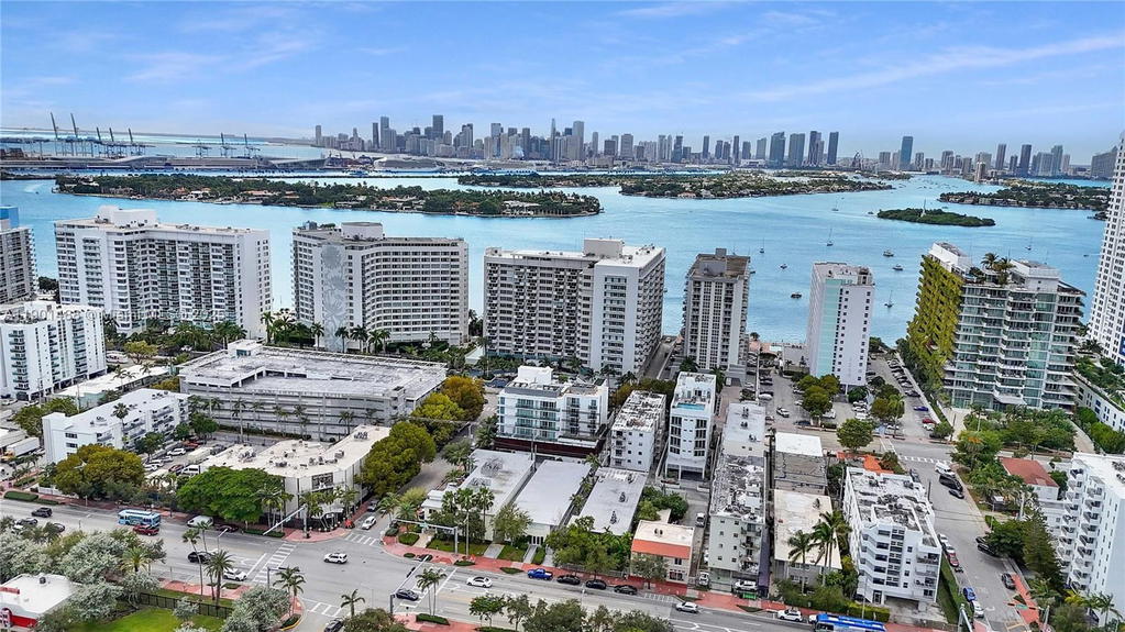 Real estate property located at 1215 West Ave #605, Miami-dade, Bay View Sub, Miami Beach, FL