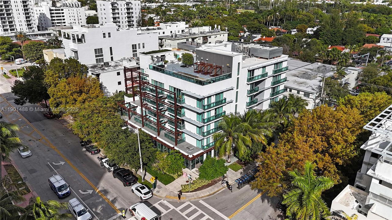 Real estate property located at 1215 West Ave #605, Miami-dade, Bay View Sub, Miami Beach, FL