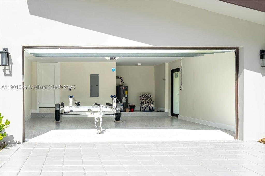 Real estate property located at 842 Coco Plum Cir, Broward, Jacaranda Area 9, Plantation, FL