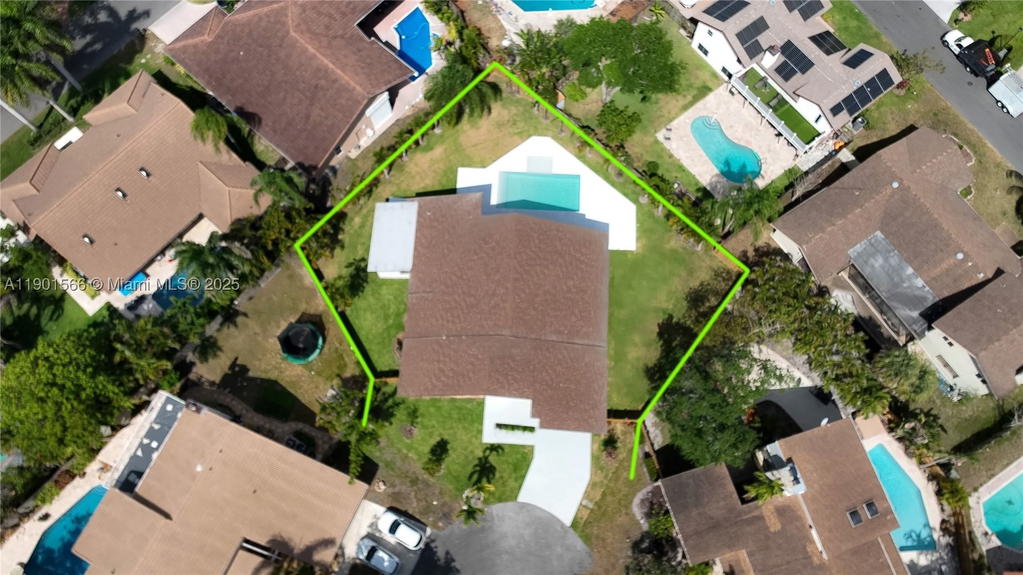 Real estate property located at 842 Coco Plum Cir, Broward, Jacaranda Area 9, Plantation, FL