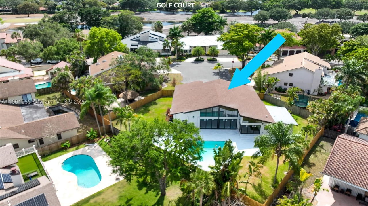 Real estate property located at 842 Coco Plum Cir, Broward, Jacaranda Area 9, Plantation, FL