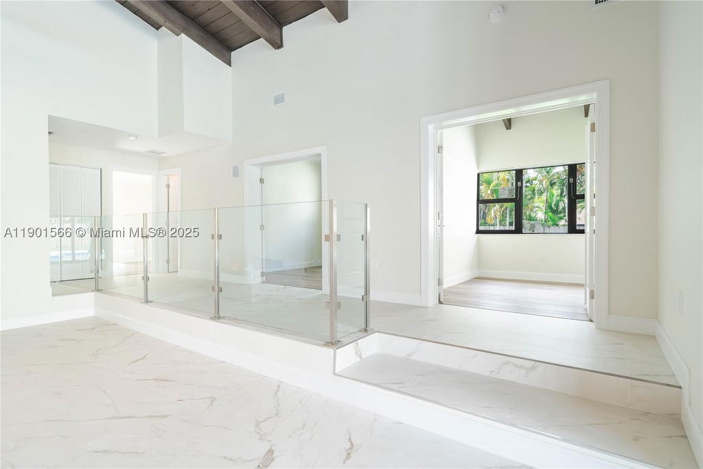 Real estate property located at 842 Coco Plum Cir, Broward, Jacaranda Area 9, Plantation, FL