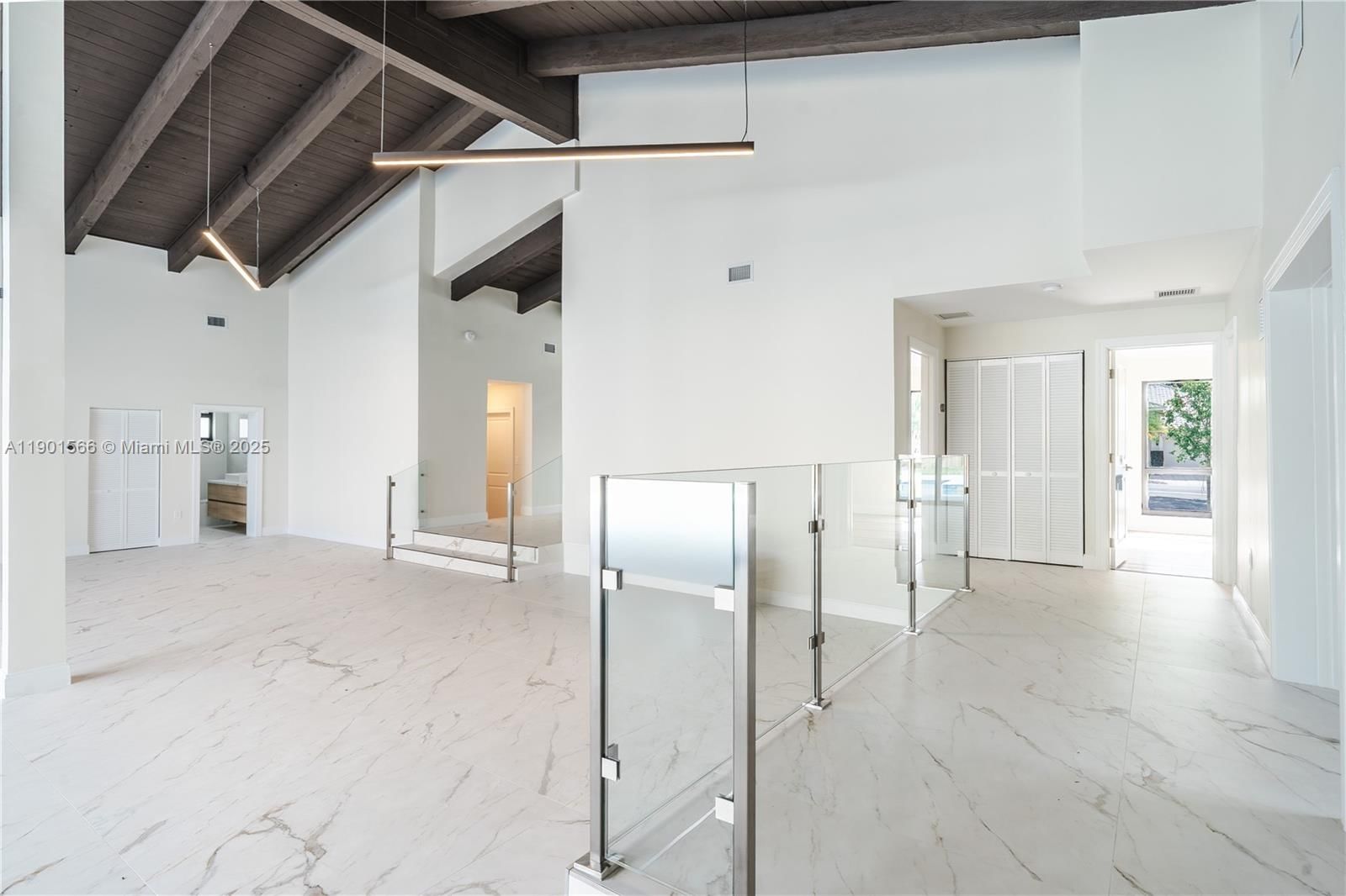 Real estate property located at 842 Coco Plum Cir, Broward, Jacaranda Area 9, Plantation, FL