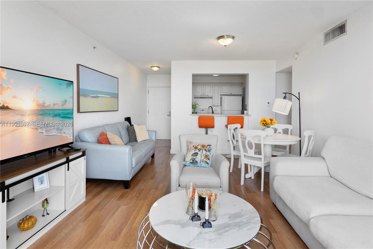 Real estate property located at 900 8th St #1009, Miami-dade, Brickell Vista Condo, Miami, FL
