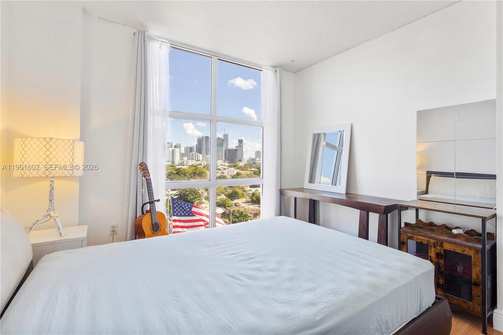 Real estate property located at 900 8th St #1009, Miami-dade, Brickell Vista Condo, Miami, FL