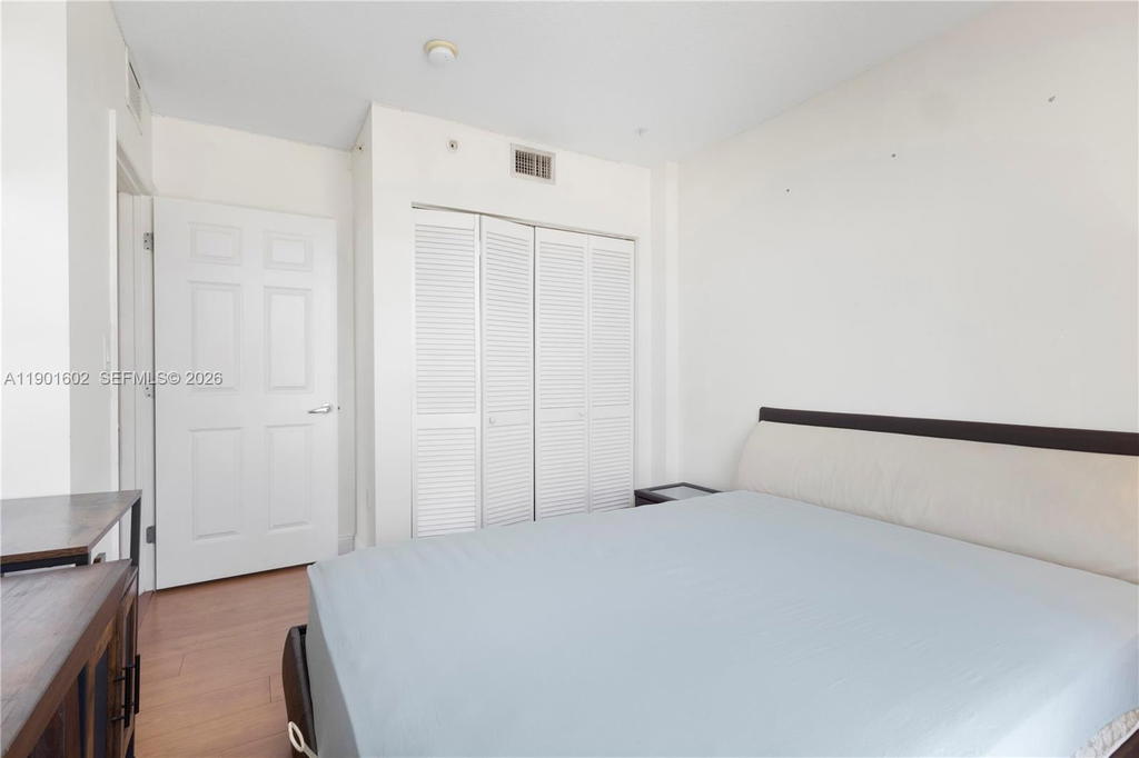 Real estate property located at 900 8th St #1009, Miami-dade, Brickell Vista Condo, Miami, FL