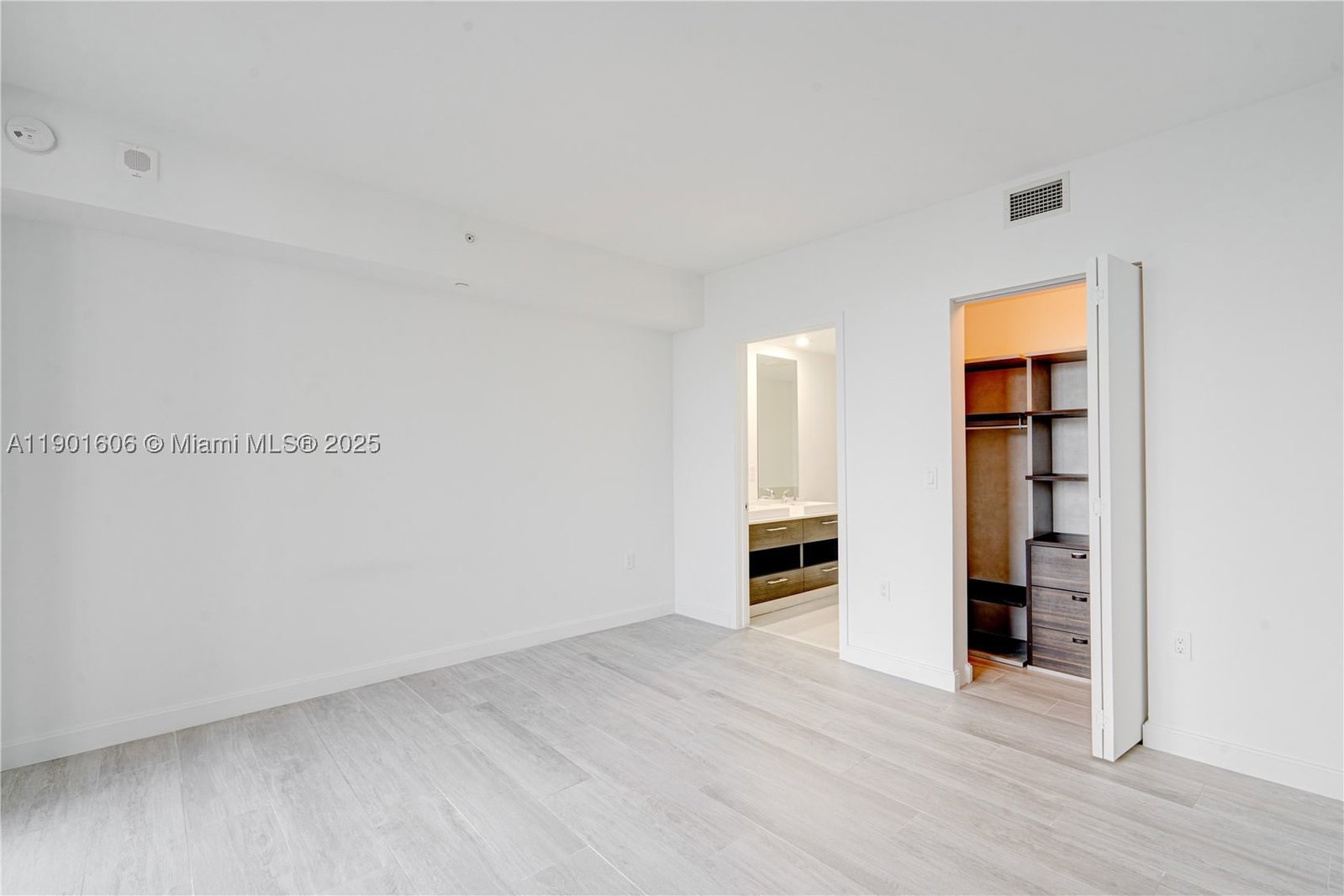 Real estate property located at 45 9th St #2408, Miami-dade, Brickell Heights East Con, Miami, FL