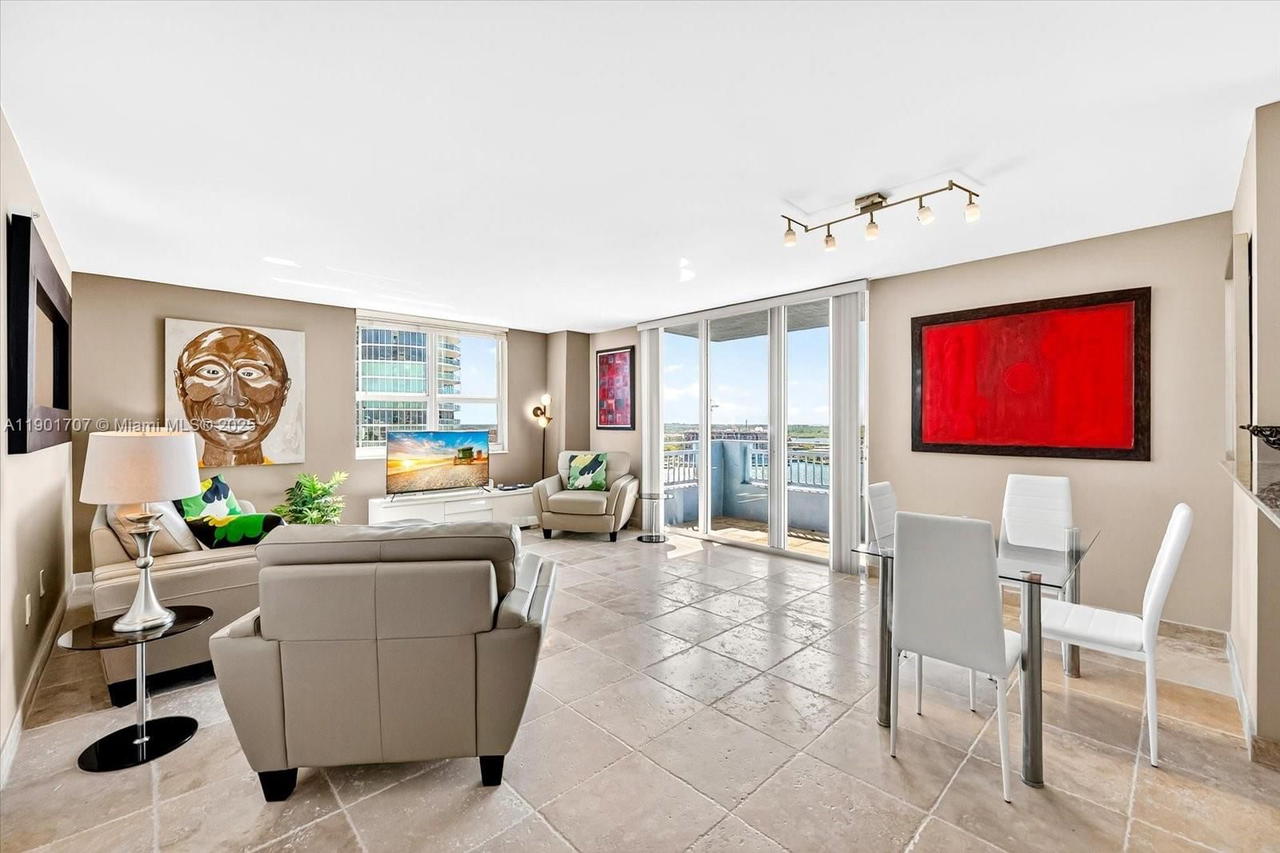 Real estate property located at 90 Alton Rd #2002, Miami-dade, Yacht Club At Portofino C, Miami Beach, FL