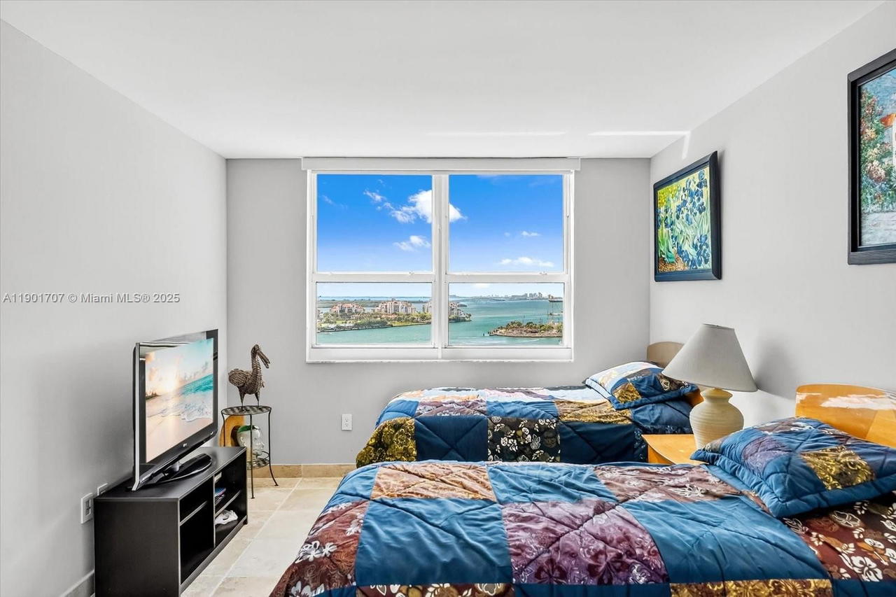 Real estate property located at 90 Alton Rd #2002, Miami-dade, Yacht Club At Portofino C, Miami Beach, FL