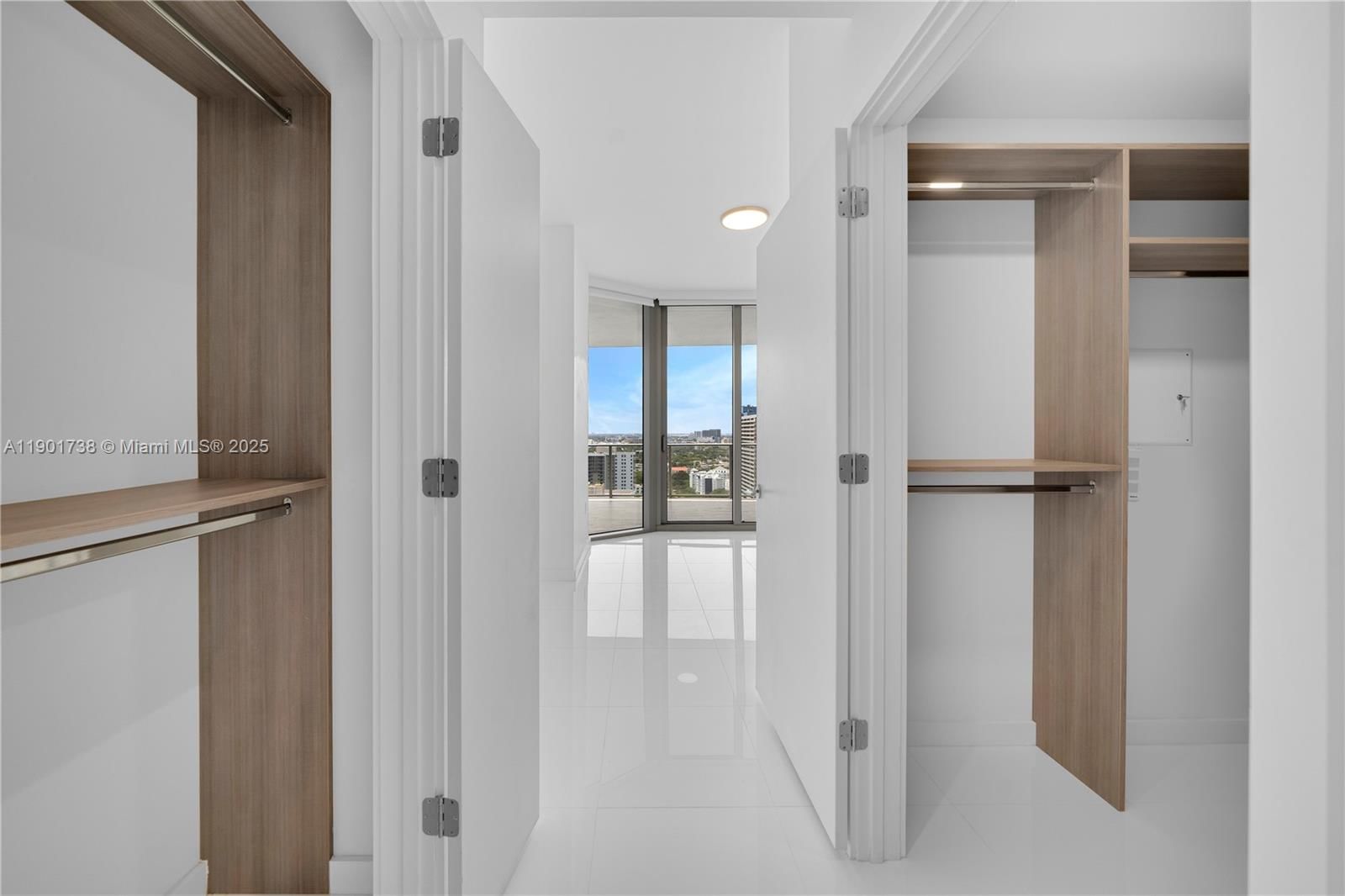 Real estate property located at 851 1st AVE #2106, Miami-dade, Paramount Miami Worldcent, Miami, FL