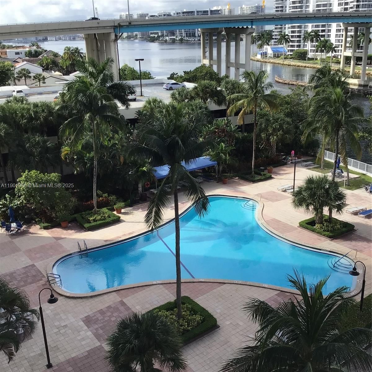 Real estate property located at 19390 Collins Ave #611, Miami-dade, Oceanview Building A Cond, Sunny Isles Beach, FL
